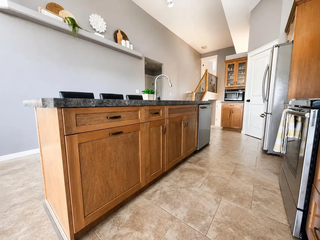 8861 74 Avenue Grande Prairie AB T8X 0H6