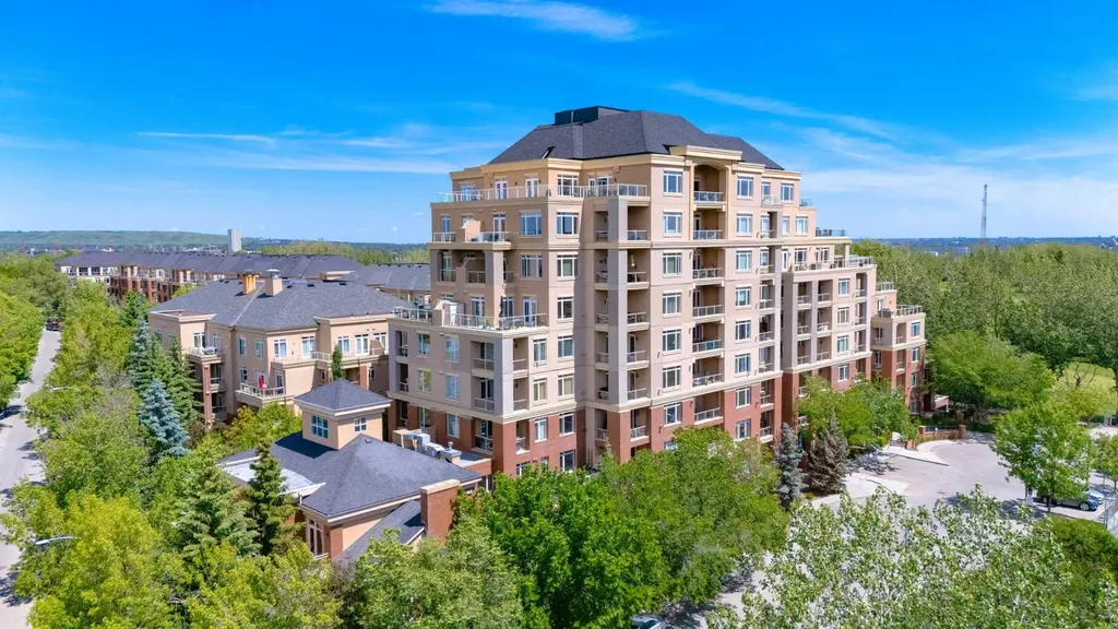 24 Hemlock Crescent SW Calgary AB T3C 2Z1