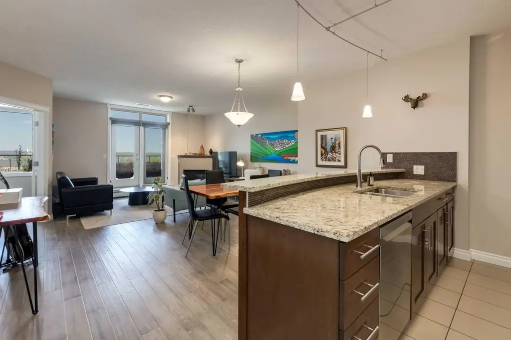 24 Hemlock Crescent SW Calgary AB T3C 2Z1