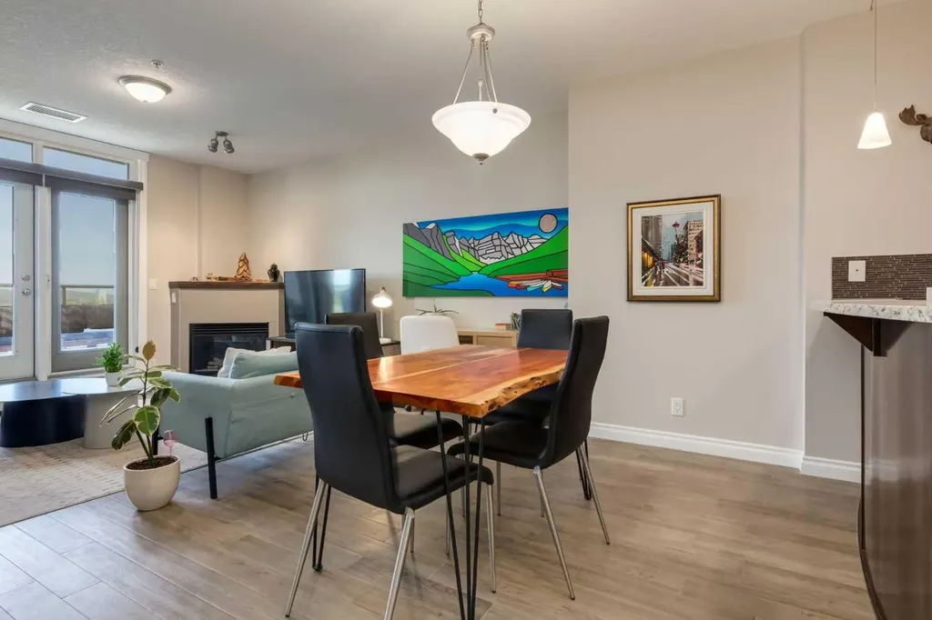 24 Hemlock Crescent SW Calgary AB T3C 2Z1