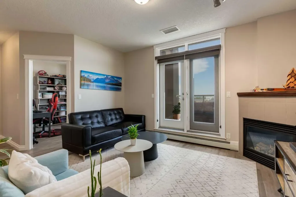 24 Hemlock Crescent SW Calgary AB T3C 2Z1