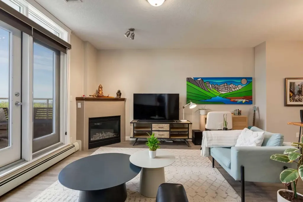 24 Hemlock Crescent SW Calgary AB T3C 2Z1