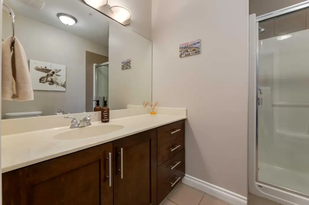 24 Hemlock Crescent SW Calgary AB T3C 2Z1