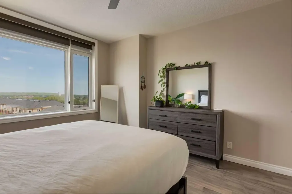 24 Hemlock Crescent SW Calgary AB T3C 2Z1