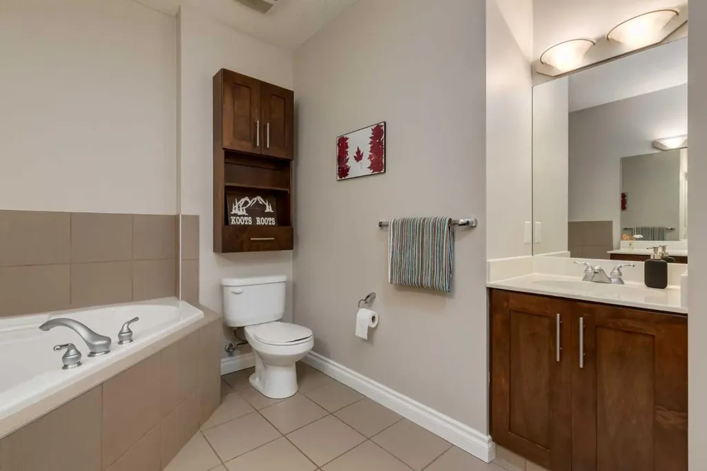 24 Hemlock Crescent SW Calgary AB T3C 2Z1