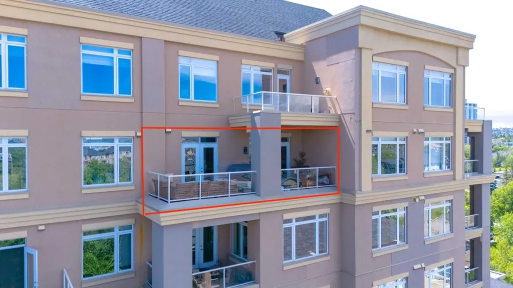 24 Hemlock Crescent SW Calgary AB T3C 2Z1