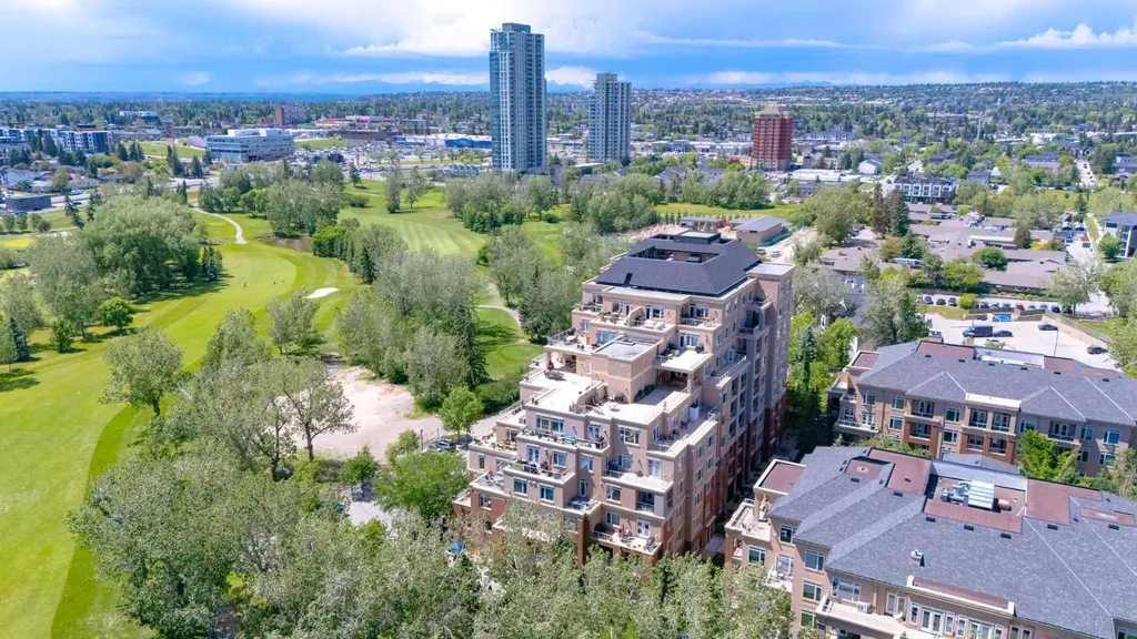 24 Hemlock Crescent SW Calgary AB T3C 2Z1