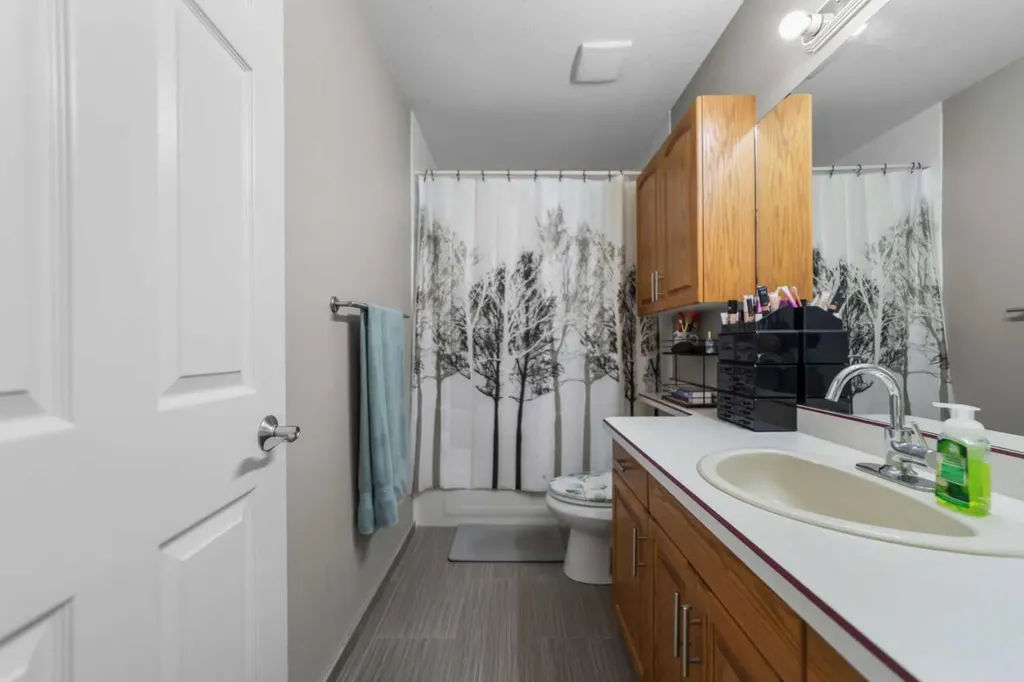 3401 59 Street Close Camrose AB T4V4Y9