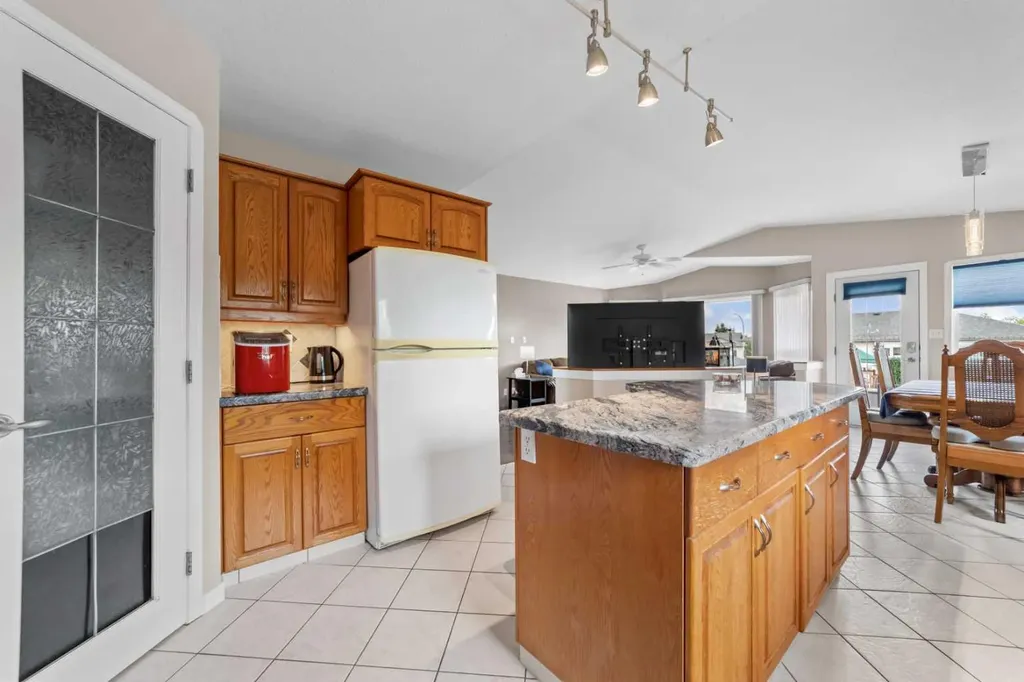 3401 59 Street Close Camrose AB T4V4Y9