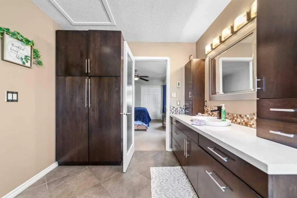 3401 59 Street Close Camrose AB T4V4Y9