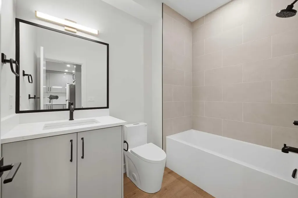 8140 47 Avenue NW Calgary AB T3B 1Z5