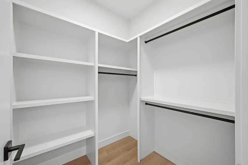 8140 47 Avenue NW Calgary AB T3B 1Z5