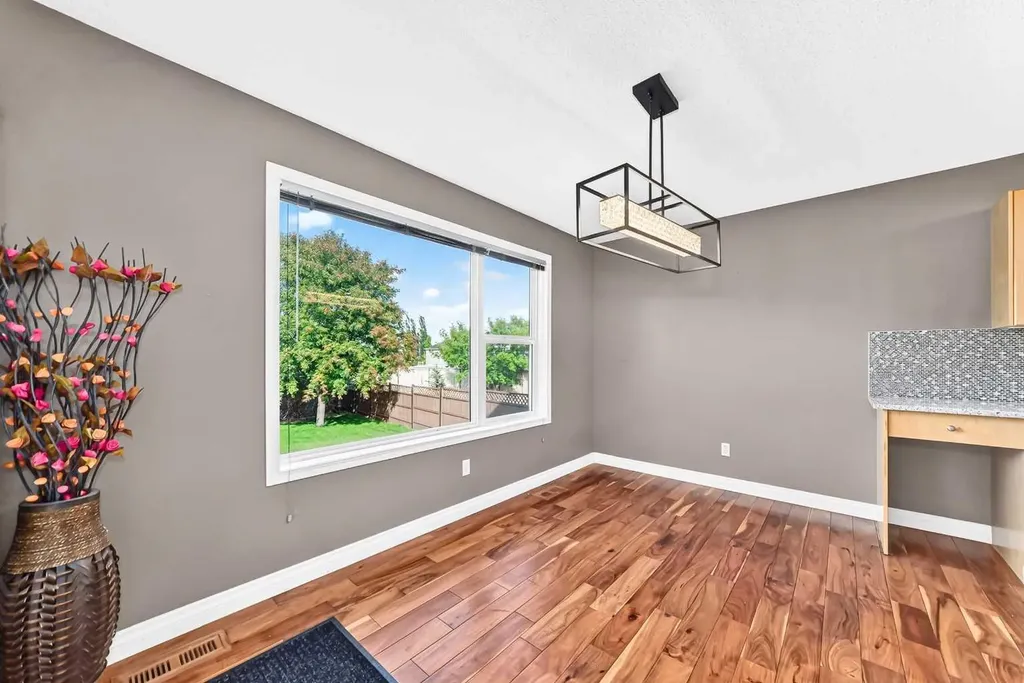 327 Panatella Court NW Calgary AB T3K 5Y1