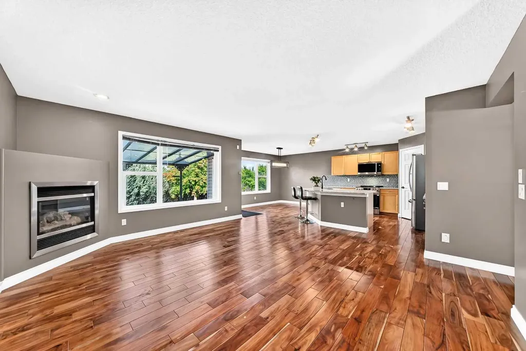 327 Panatella Court NW Calgary AB T3K 5Y1