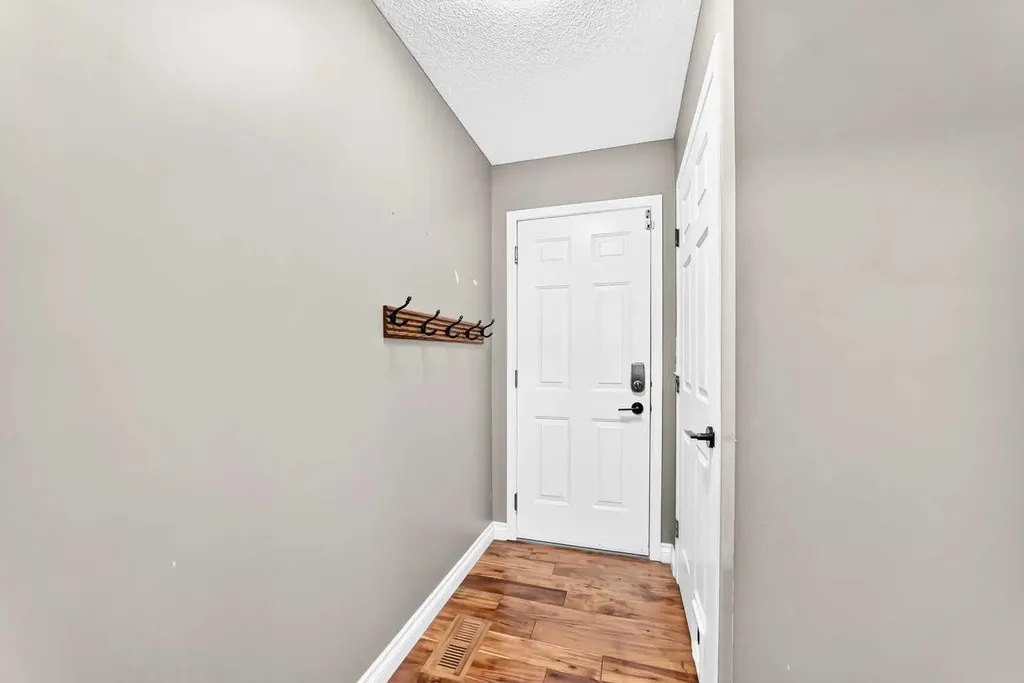 327 Panatella Court NW Calgary AB T3K 5Y1