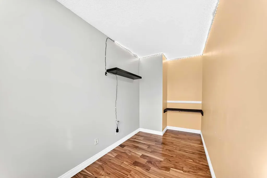 327 Panatella Court NW Calgary AB T3K 5Y1