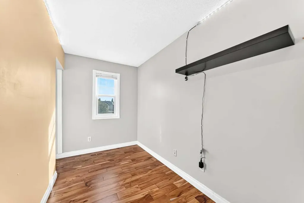 327 Panatella Court NW Calgary AB T3K 5Y1