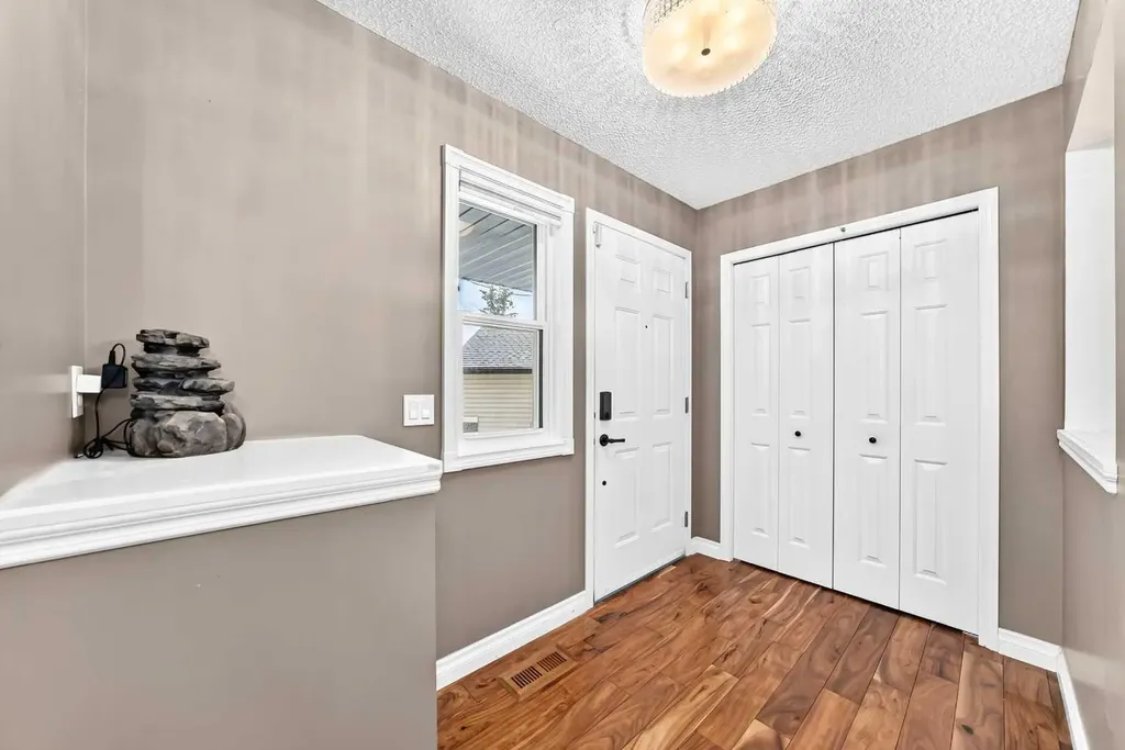 327 Panatella Court NW Calgary AB T3K 5Y1