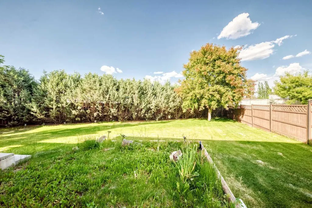 327 Panatella Court NW Calgary AB T3K 5Y1