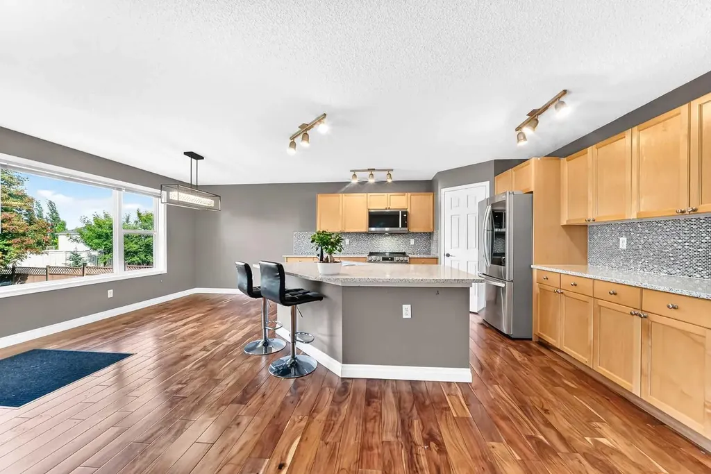 327 Panatella Court NW Calgary AB T3K 5Y1
