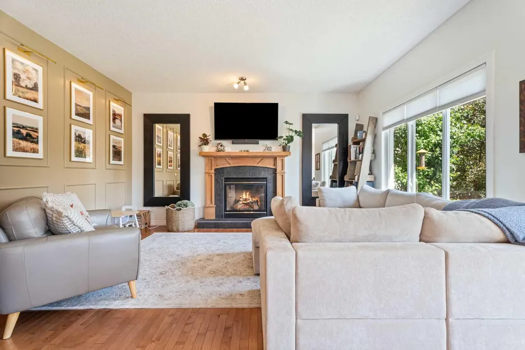 7 Crystal Green Way Okotoks AB T1S2K5