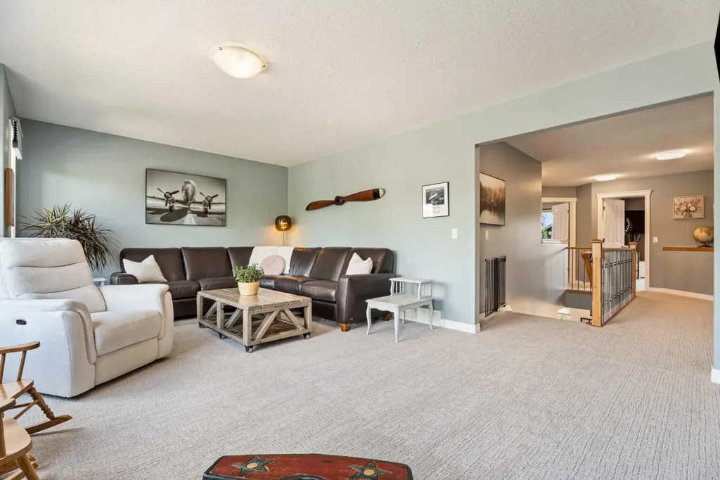 7 Crystal Green Way Okotoks AB T1S2K5