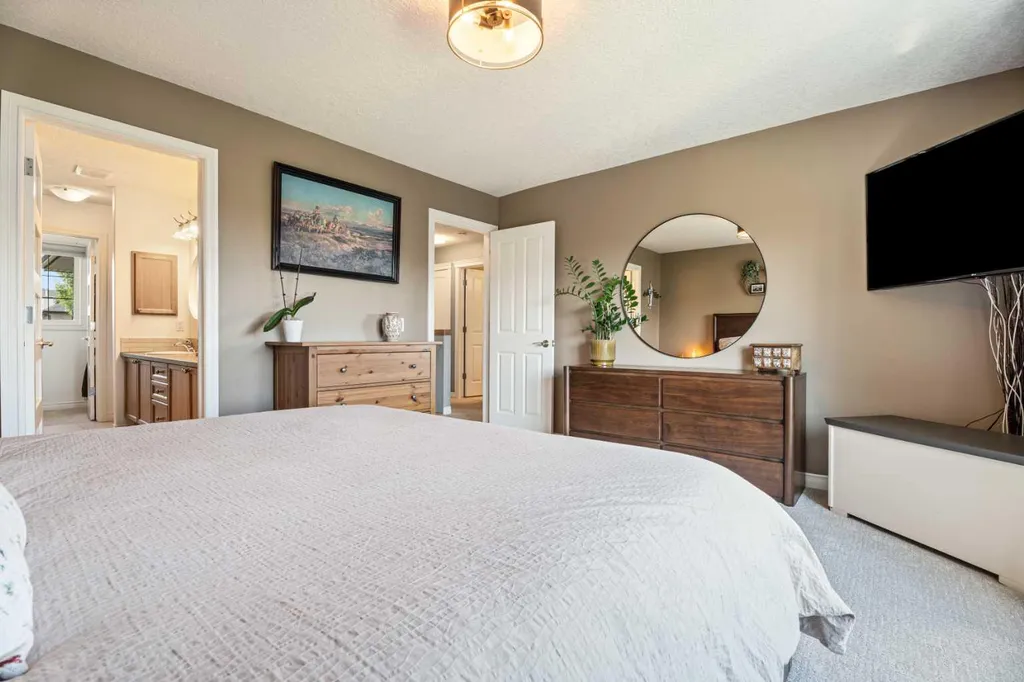 7 Crystal Green Way Okotoks AB T1S2K5
