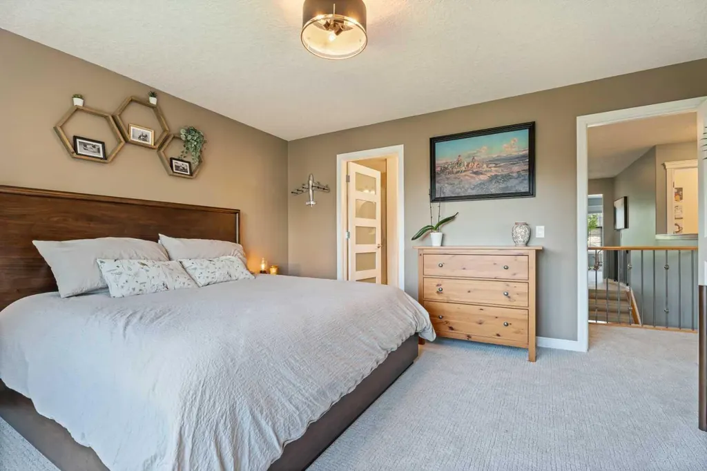 7 Crystal Green Way Okotoks AB T1S2K5