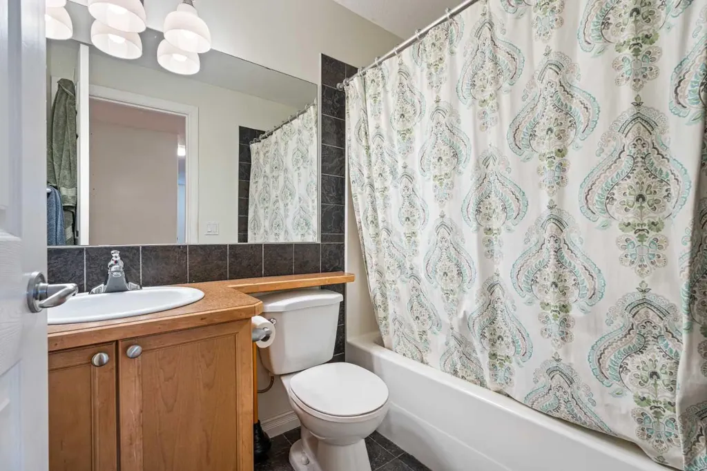 7 Crystal Green Way Okotoks AB T1S2K5