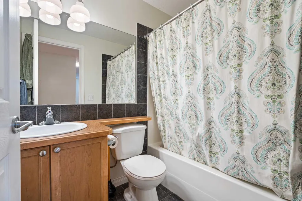 7 Crystal Green Way Okotoks AB T1S2K5