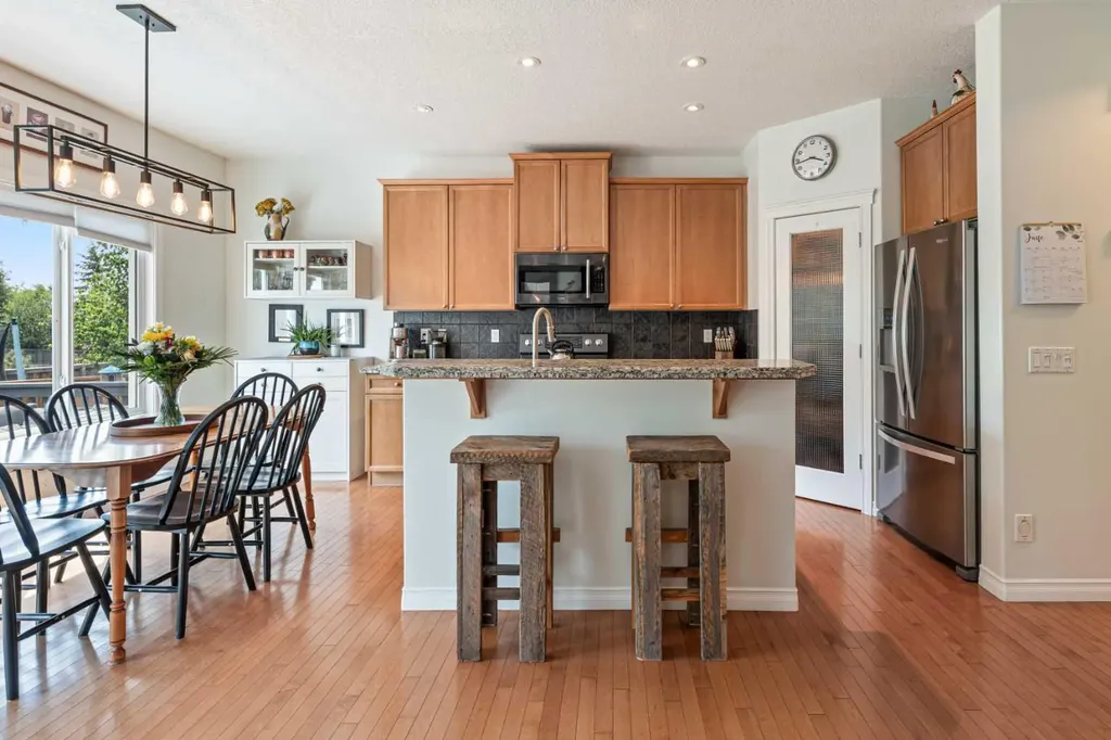 7 Crystal Green Way Okotoks AB T1S2K5