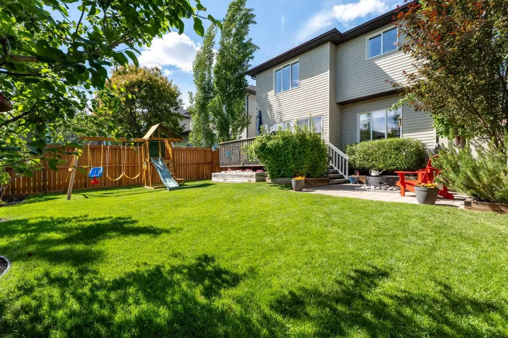 7 Crystal Green Way Okotoks AB T1S2K5