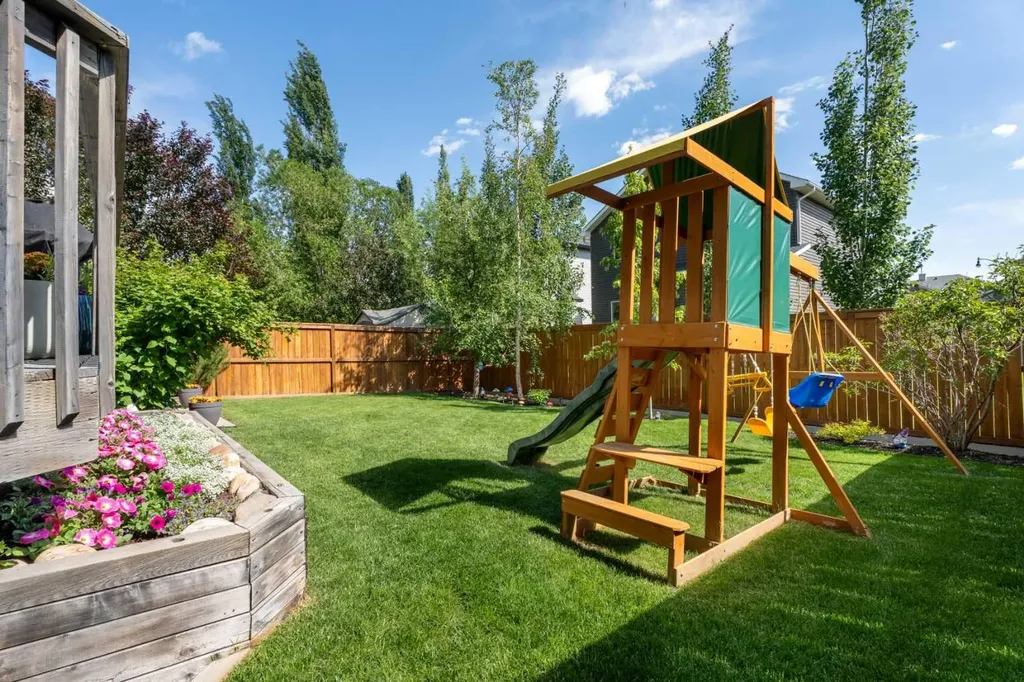 7 Crystal Green Way Okotoks AB T1S2K5