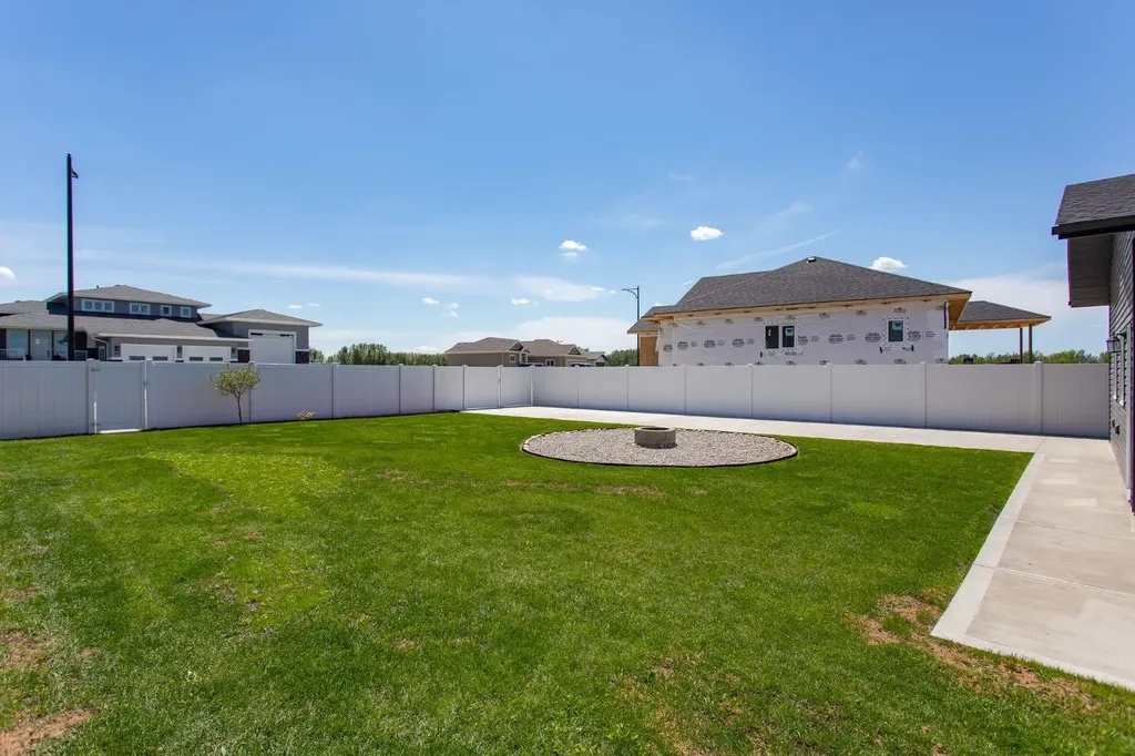 70 Parlby Crescent Lacombe AB T4L0J9