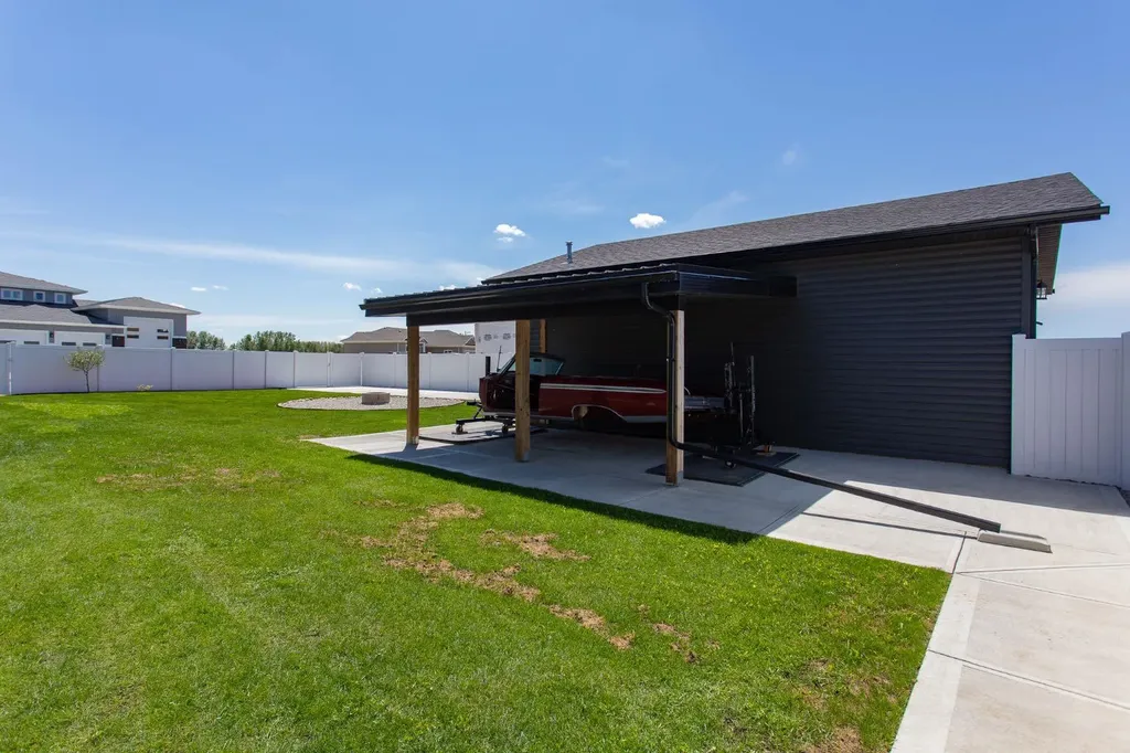 70 Parlby Crescent Lacombe AB T4L0J9