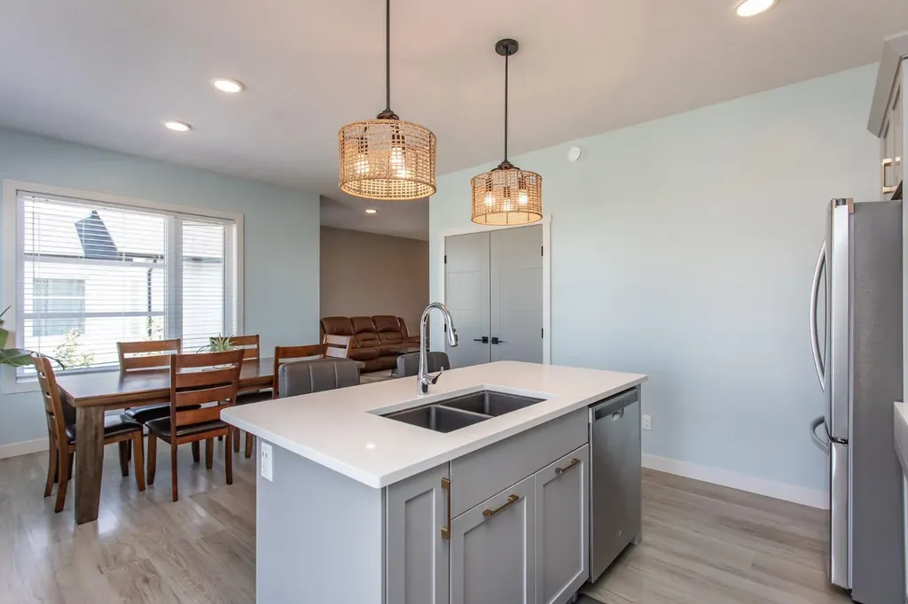70 Parlby Crescent Lacombe AB T4L0J9