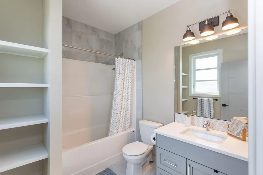 70 Parlby Crescent Lacombe AB T4L0J9