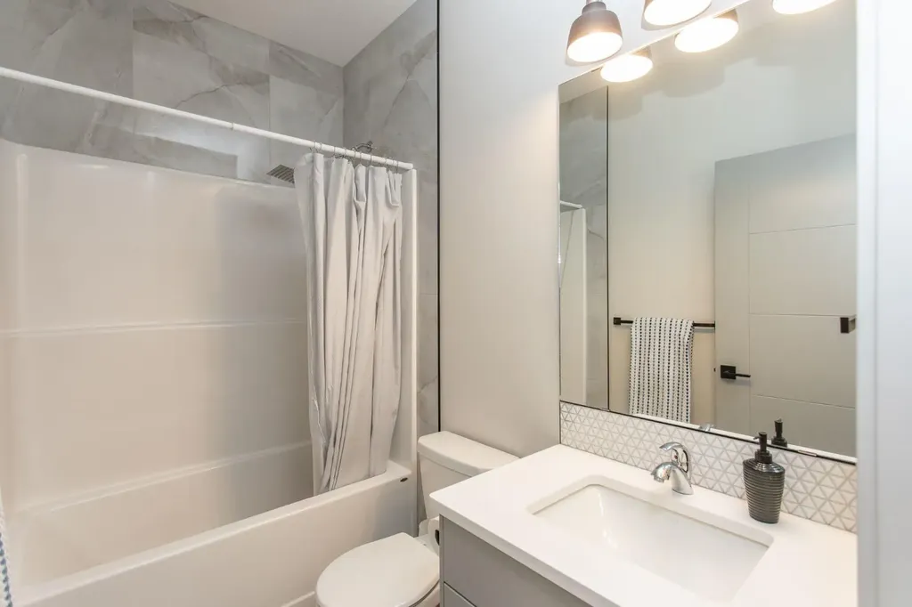 70 Parlby Crescent Lacombe AB T4L0J9