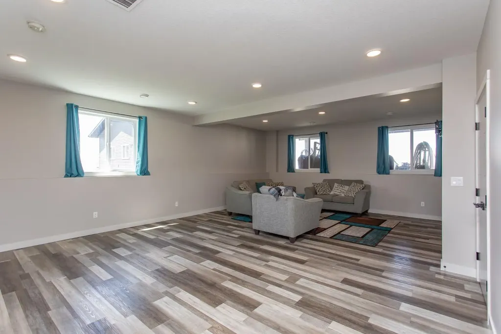 70 Parlby Crescent Lacombe AB T4L0J9