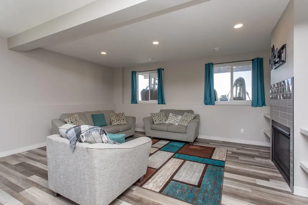 70 Parlby Crescent Lacombe AB T4L0J9