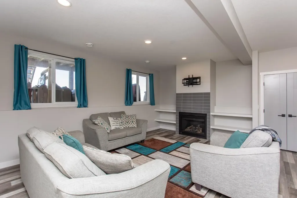 70 Parlby Crescent Lacombe AB T4L0J9