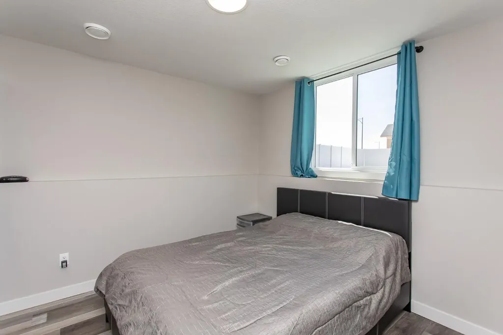 70 Parlby Crescent Lacombe AB T4L0J9