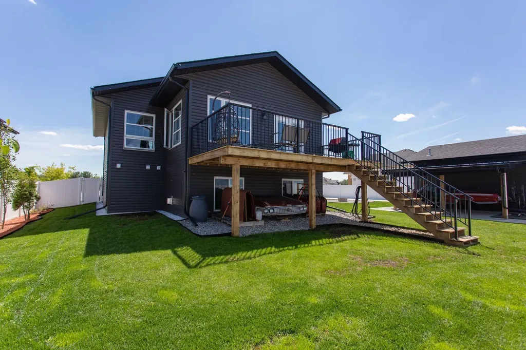 70 Parlby Crescent Lacombe AB T4L0J9