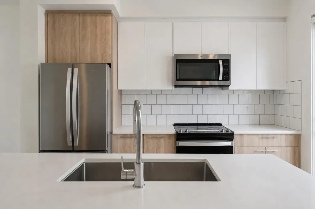 424 210 Avenue SW Calgary AB T0L 0X0