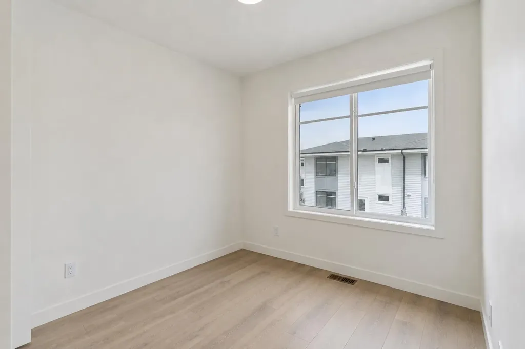 424 210 Avenue SW Calgary AB T0L 0X0