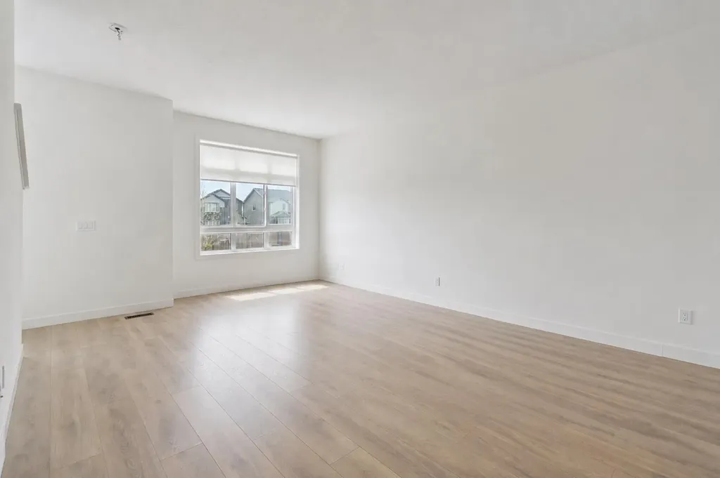 424 210 Avenue SW Calgary AB T0L 0X0