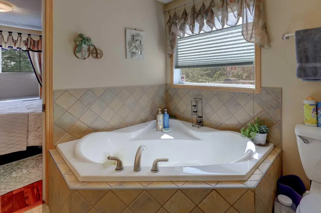 222 Panatella Place NW Calgary AB T3K 6C5