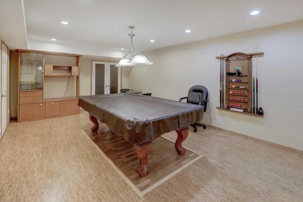 222 Panatella Place NW Calgary AB T3K 6C5