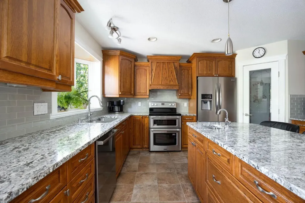 104 Royal Garden Fort Mcmurray AB T9K 1B4