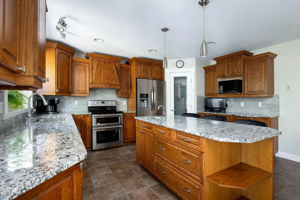 104 Royal Garden Fort Mcmurray AB T9K 1B4